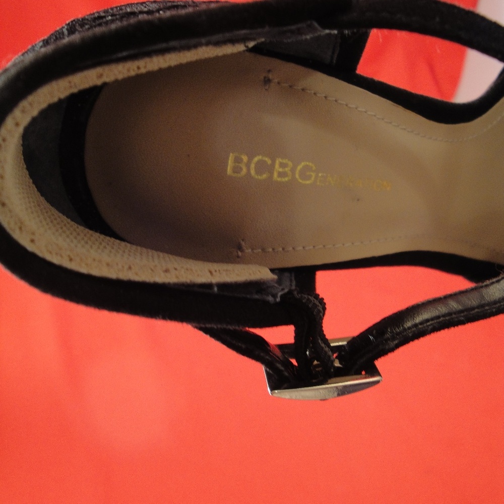 BCBGeneration black lacy high heel size 5 1/2 - Picture 5 of 8